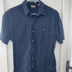 Salt valley size medium collar short sleeve shirt.